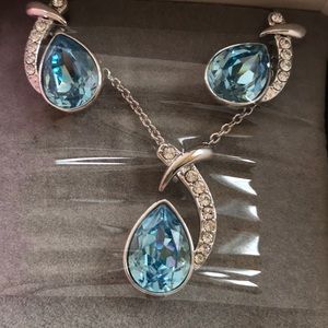 Waterdrop Pendant Necklace & Earrings